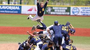 kent wins baseball mac