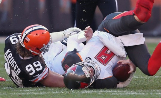 paul-kruger-mike-glennon-nfl-tampa-bay-buccaneers-cleveland-browns1