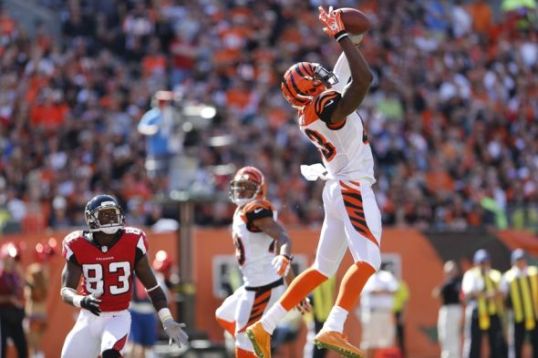 harry-douglas-george-iloka-nfl-atlanta-falcons-cincinnati-bengals-590x900